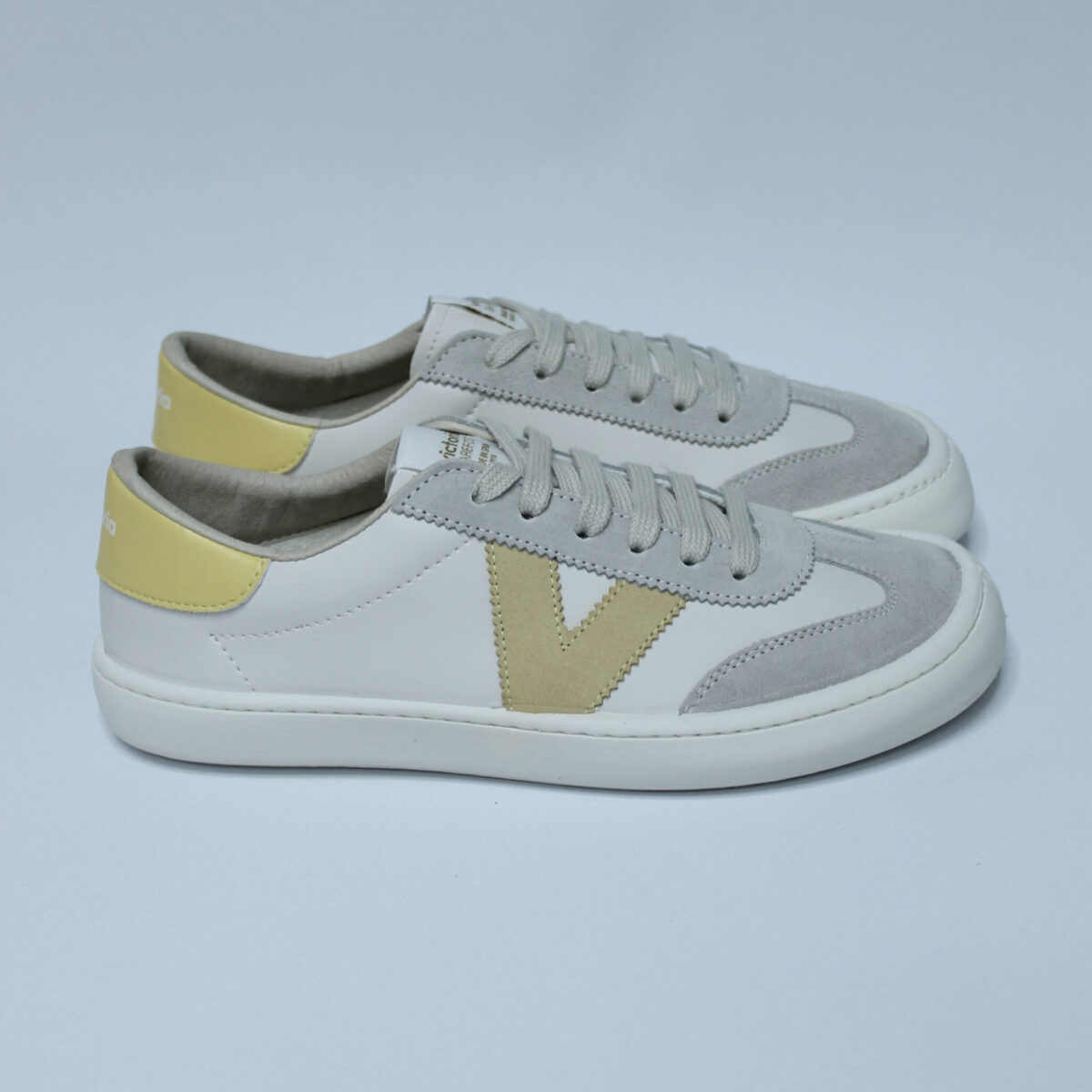 VICTORIA OLMO BAREFOOT EFECTO PIEL SERRAJE COLOR AMARILLO